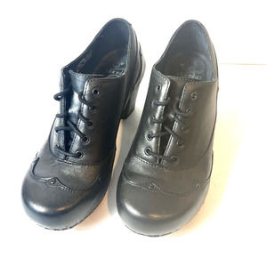 Dansko Black Leather Heeled Clogs Oxford Womens Shoe Size EU 39 US 8.5 Scalloped